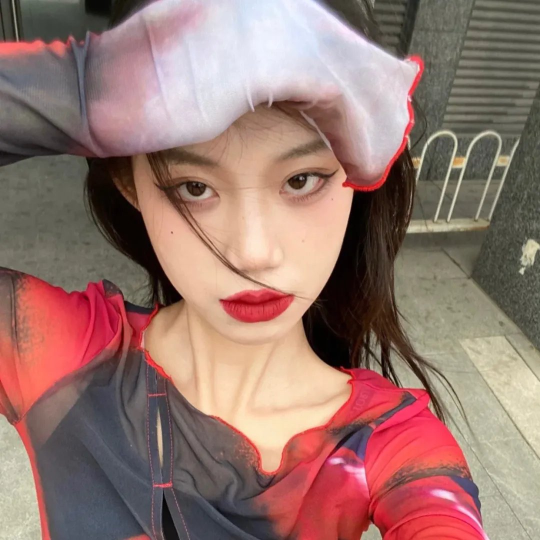 银河不曾拥抱月亮